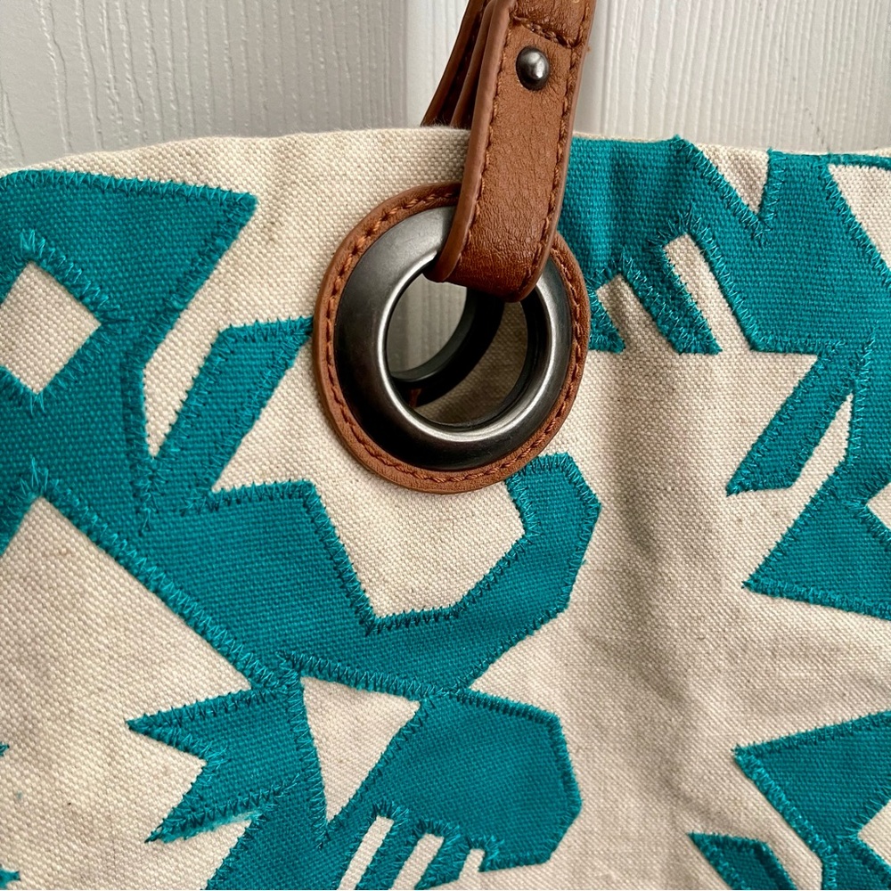 LUCKY BRAND SOUTHWEST INSPIRED COVINA CANVAS TOTE TURQUOISE AND CREAM LIKE NEW - Picture 6 of 16